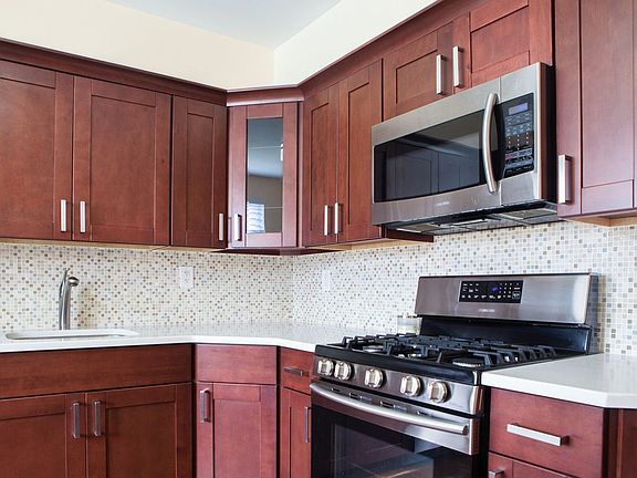 5th image of 6825 Cloverdale Ln #127