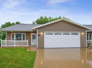 144 Goldfinch Ct, Independence, IA 50644