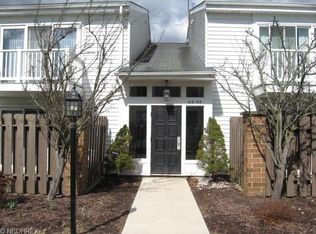 26195 Raintree Blvd APT B3, Olmsted Falls, OH 44138