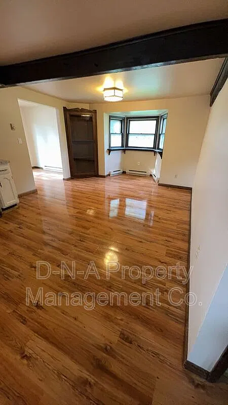 1 bed, 1.5 bath, 820 sqft, $1,350 — Photo 3