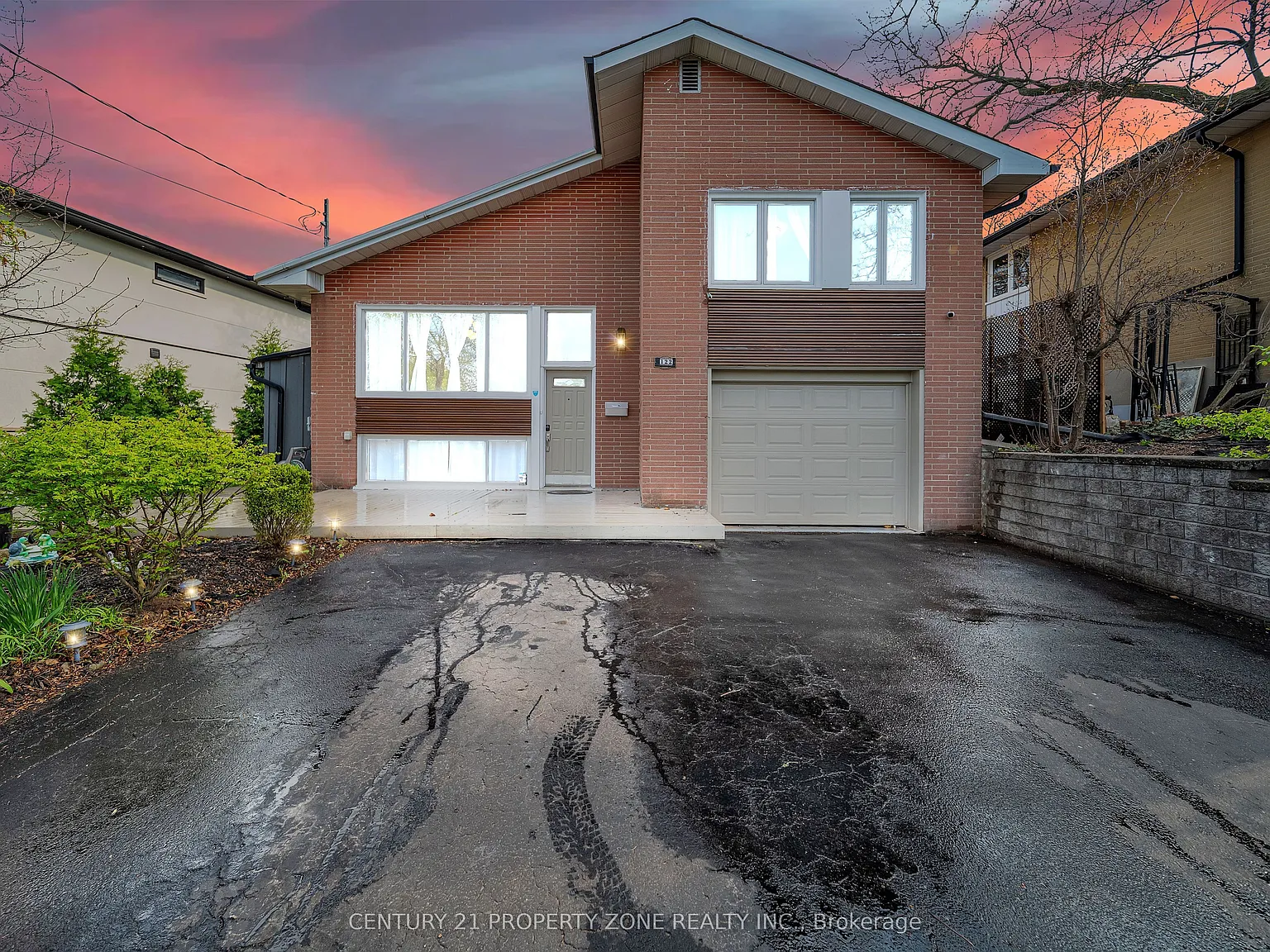 3 bed, $4,299 — Photo 1