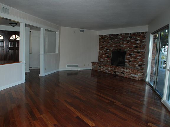 Living room 2