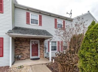 29 Fort Lee Ct, Easton, PA 18040