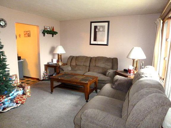 2nd image of 1012 Meadowlane Dr