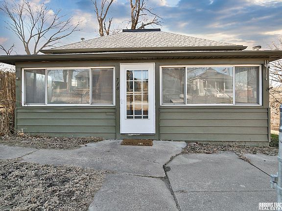 2nd image of 718 S 9th St