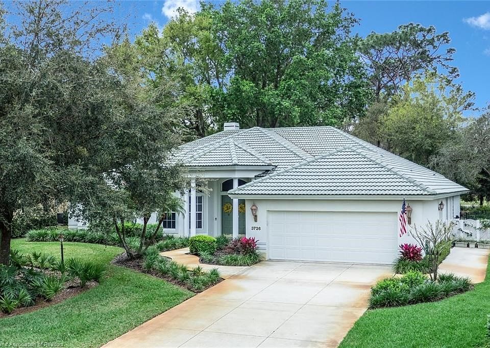1st image of 3726 Creekside Dr