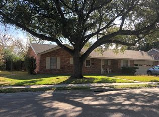 2401 Bon Aire Ave, Victoria, TX 77901