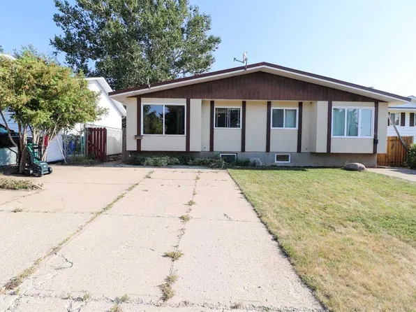 71 Laval Blvd W, Lethbridge, AB T1K 4E1
