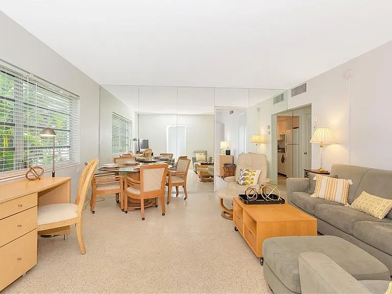 125 Isle Of Venice Dr #4 — Photo 8