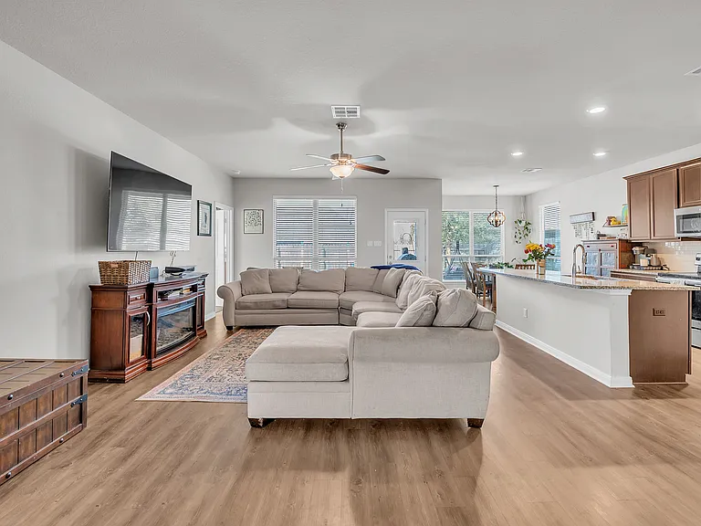 5314 Fenton Ln — Photo 6