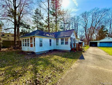 1874 Portlock Ave, Commerce Township, MI, 48382