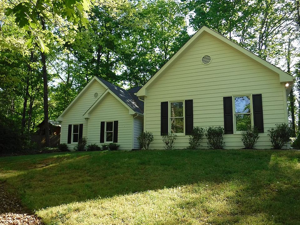 Over 1/2 Acre Wooded Private