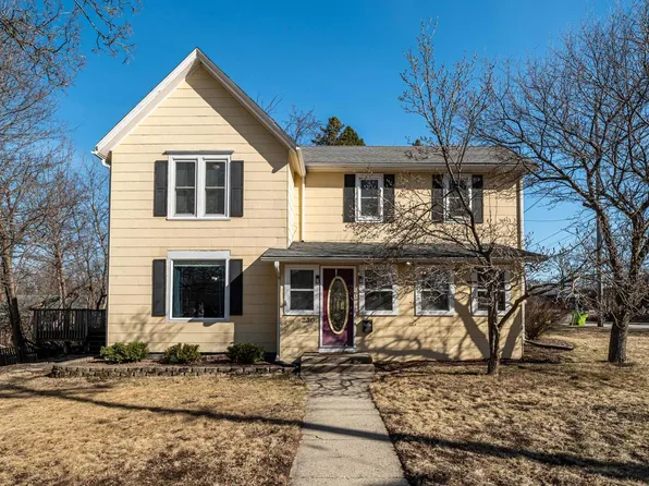 230 Lawn STREET, Hartland, WI 53029