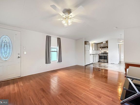 4th image of 490 Mirabile Ln