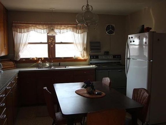 4th image of 331 E Monroe St