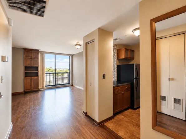 222 Montgomery St APT 4C, Jersey City, NJ 07302