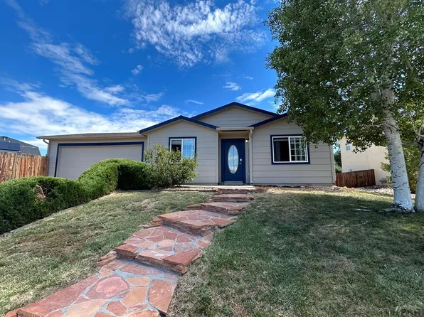 2211 Settlers Dr, Pueblo, CO 81008