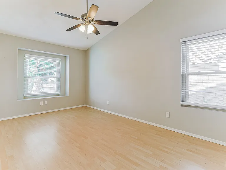 1033 N Nielson St — Photo 13
