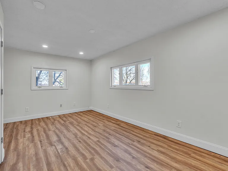 8165 Leonard Dr — Photo 38