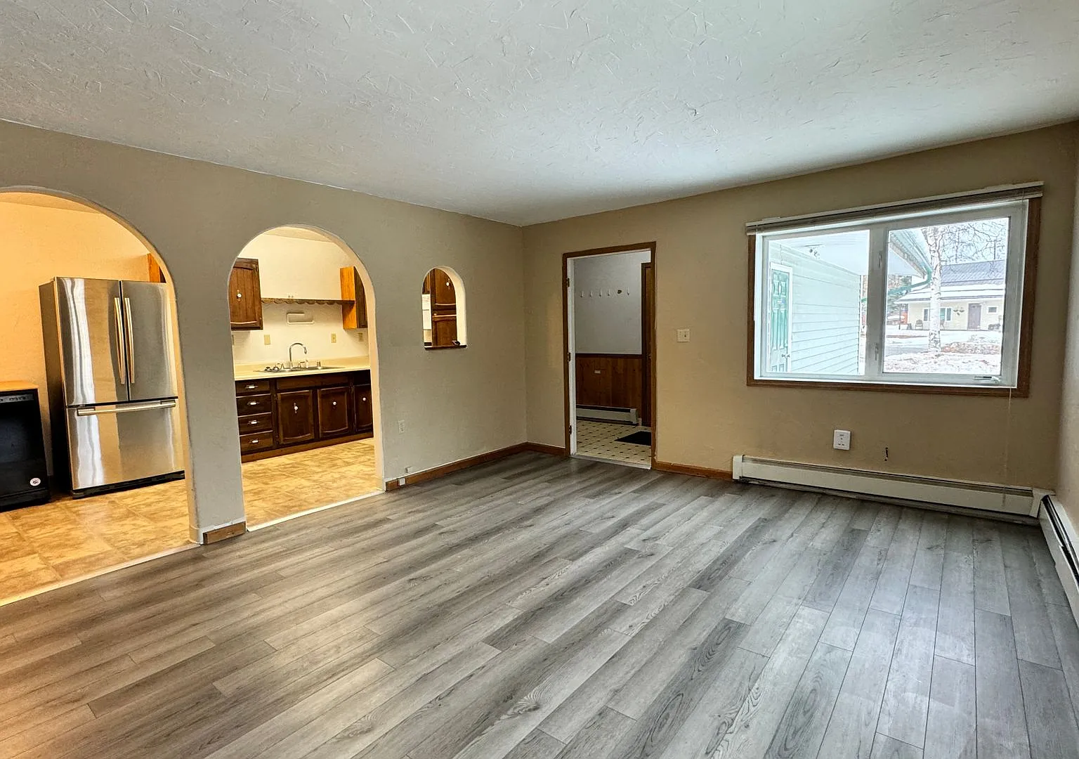 Location Location Location! 2 Bedroom with Garage! — Photo 2