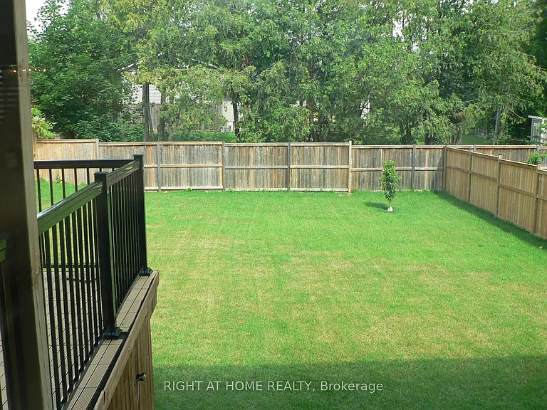 13 Bell Park St — Photo 25