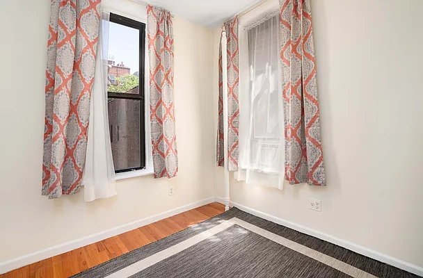 Rented by R New York | media 7