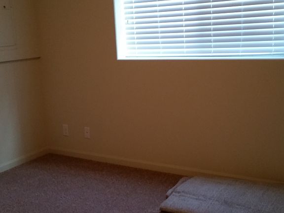 4th image of 16302 Camden Ave