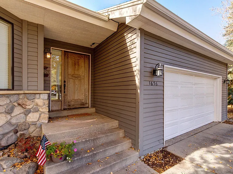 1656 W Silver Springs Rd — Photo 31