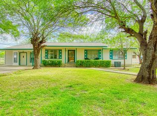 1216 Plum St, Floresville, TX 78114