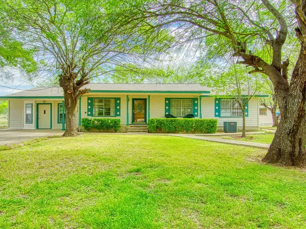 1216 Plum, Floresville, TX 78114