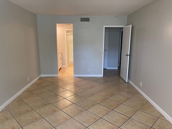 5th image of 5301 Waverly Dr #145
