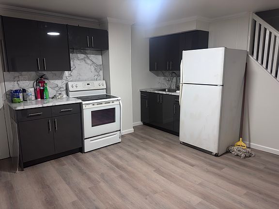 3rd image of 658-660 N Vine St