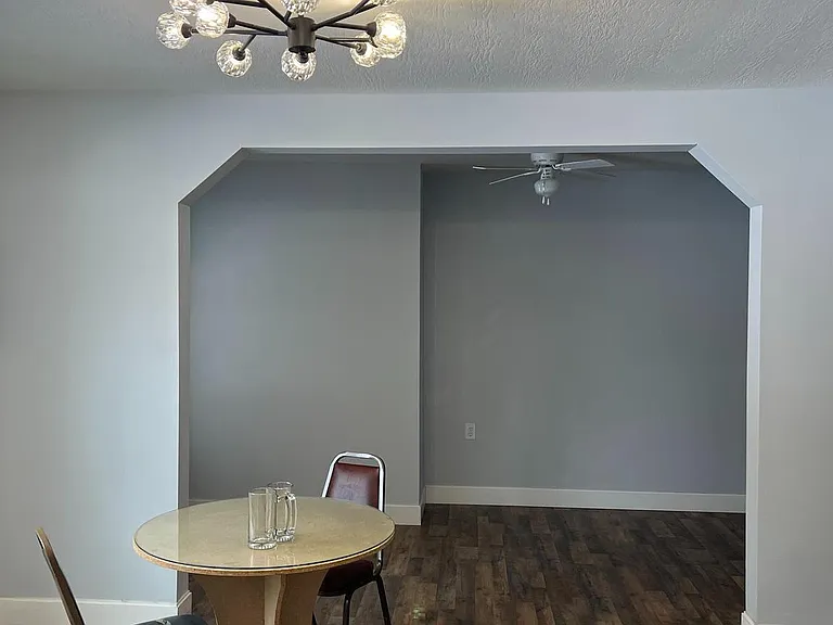 604 E Oak St — Photo 11