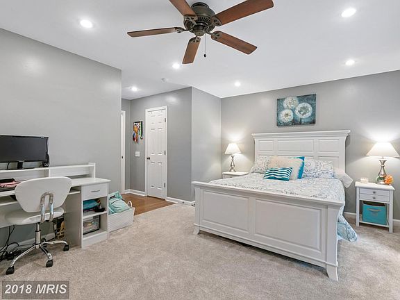 5th image of 305 Barnfield Sq NE