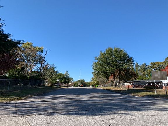 4th image of 7038 Hearn Dr