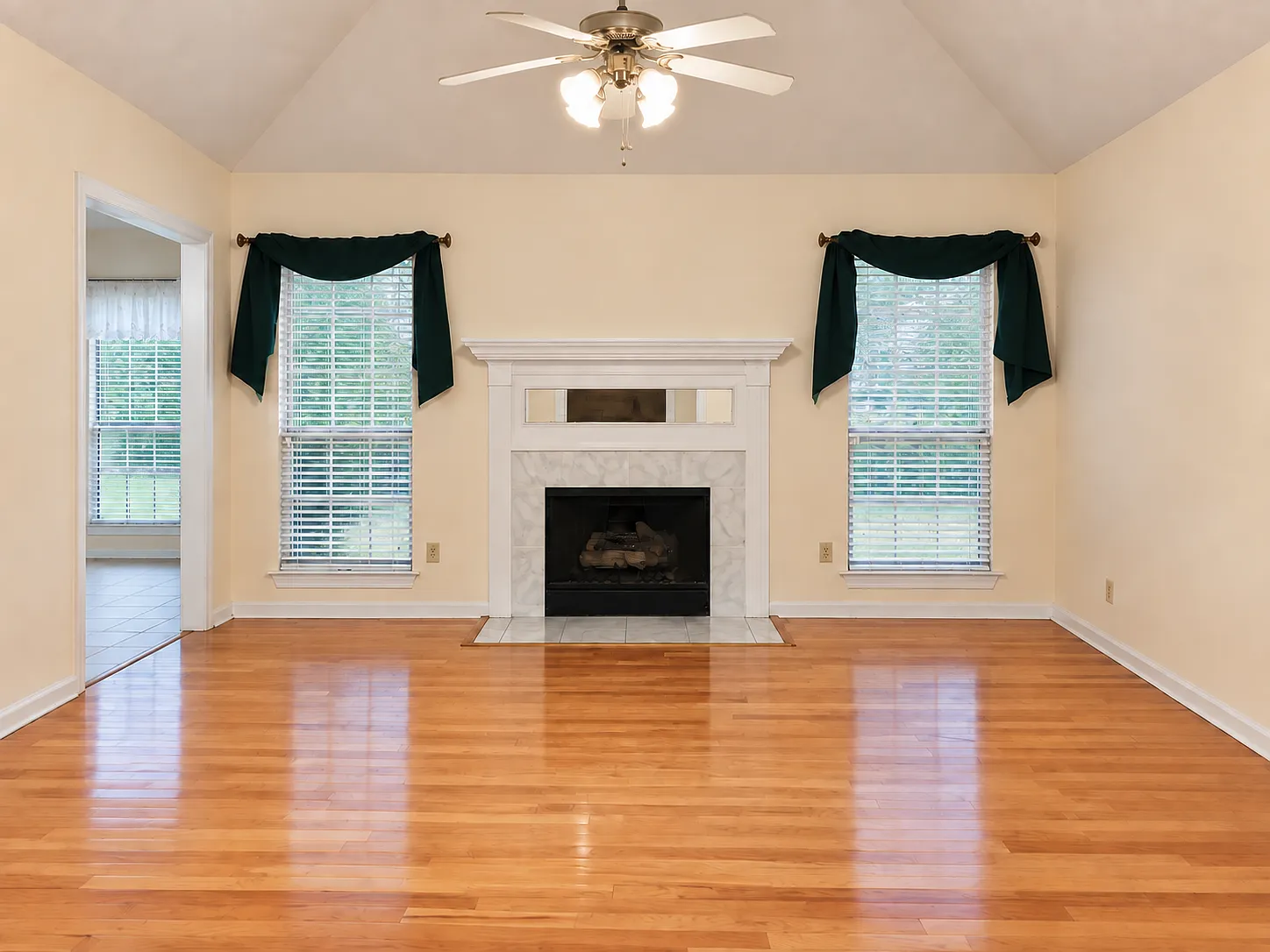 3 bed, 1816 sqft, $1,875 — Photo 4