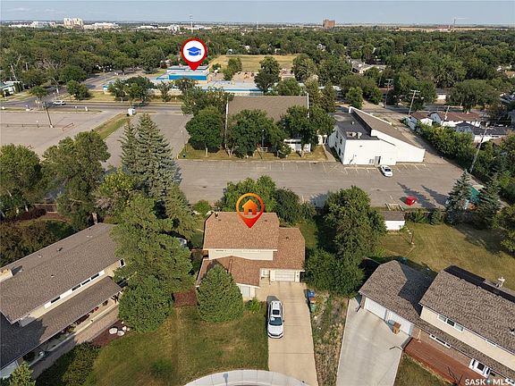 3rd image of 145 Mayfair CRESCENT