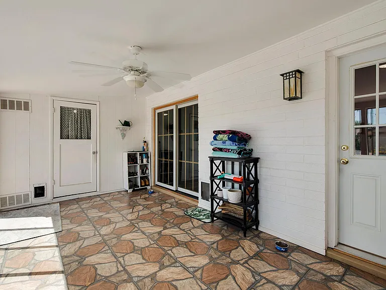 3117 S Jentilly Ln — Photo 20