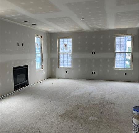 3rd image of 113 Grindstone Pl