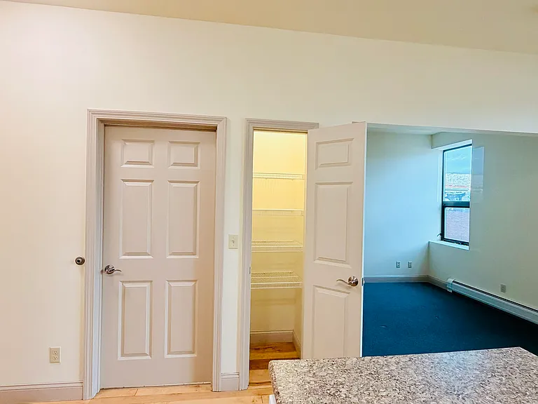 191 College St #212 — Photo 43