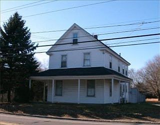 2nd image of 972 Amesbury Rd
