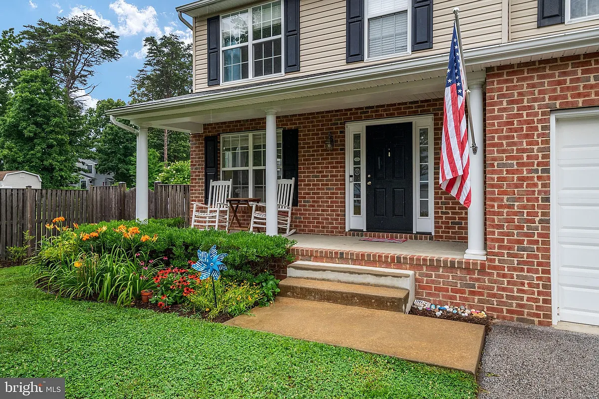 Building Photo - 132 Pineview Ave #B