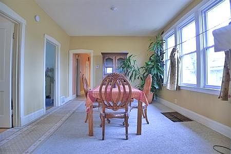 3rd image of 1020 S Taylor Ave