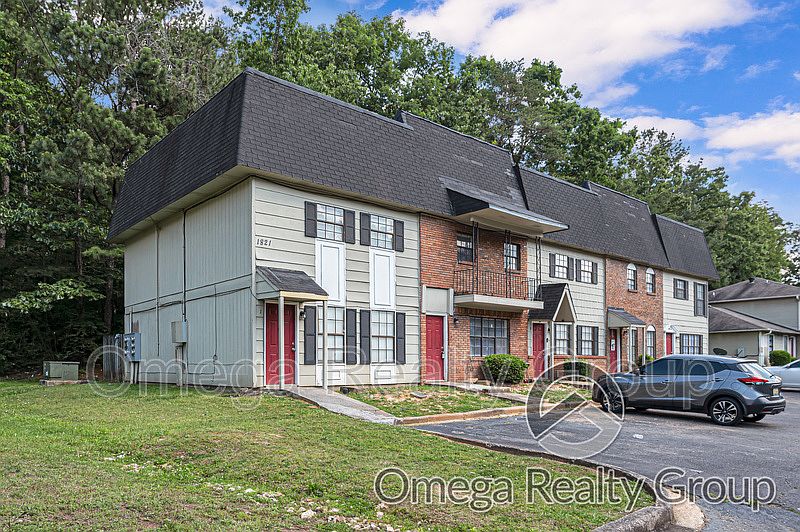 1st image of 1821 Carson Rd APT 2