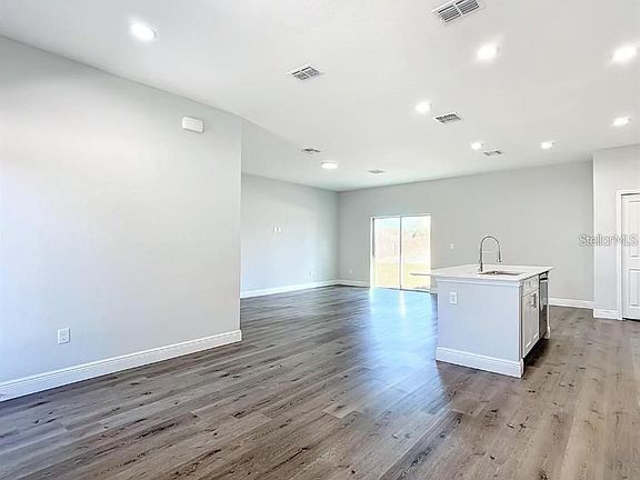 4th image of 10 Dogwood Loop Ave