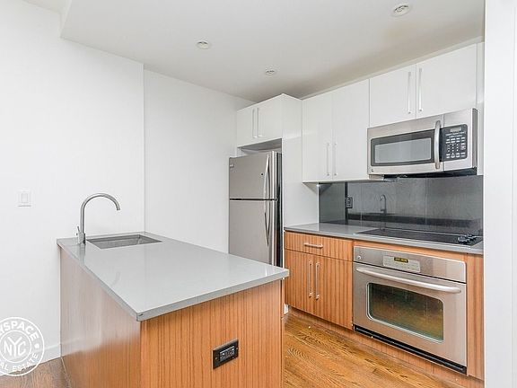 4th image of 1209 Dekalb Ave #527