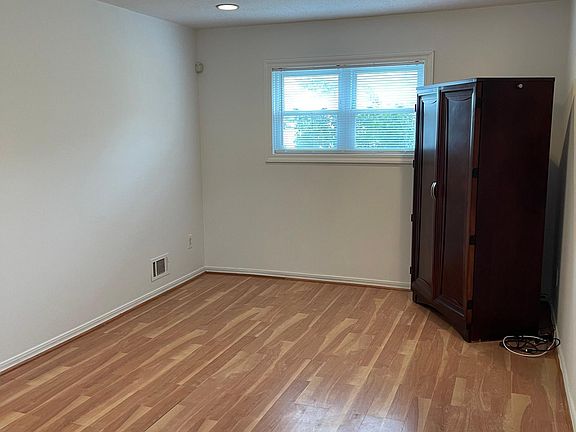 2nd image of 428 Fanning St #1