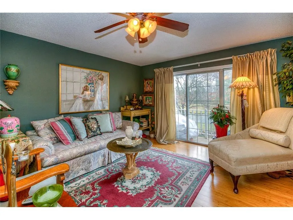 2 Sheffield Ct photo 1