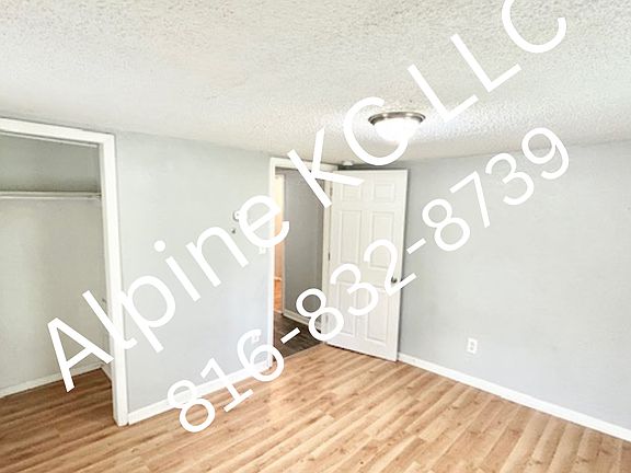 3rd image of 810 S Woodbury St