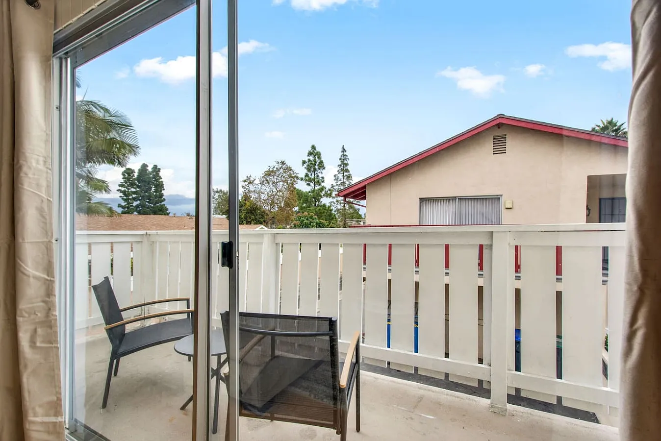1 bed, 720 sqft, $4,000 — Photo 3